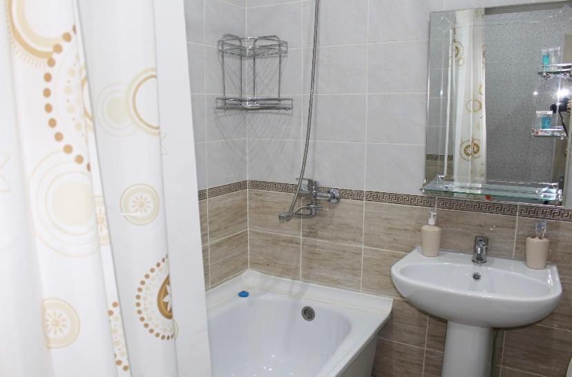 Суперкомфортная 1-Ком Квартира В Самом Центре Г.Алматы Almaty Exterior photo